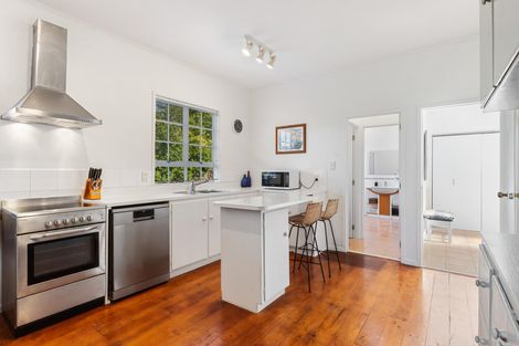 Photo of property in 9 Pah Road, Cockle Bay, Auckland, 2014