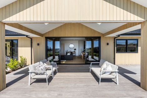 Photo of property in 3 Te Roera Drive, Taradale, Napier, 4112