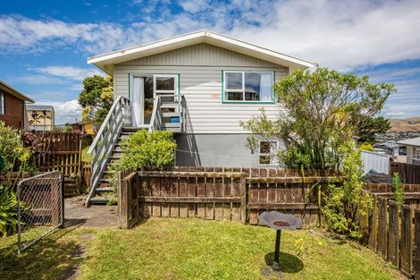 Photo of property in 19 Sombrero View, Ascot Park, Porirua, 5024