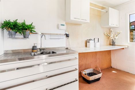 Photo of property in 811 Te Atatu Road, Te Atatu Peninsula, Auckland, 0610