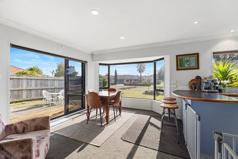 Photo of property in 31 Corinth Grove, Papamoa Beach, Papamoa, 3118