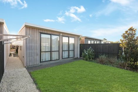 Photo of property in 8 Troop Road, Papakura, 2110