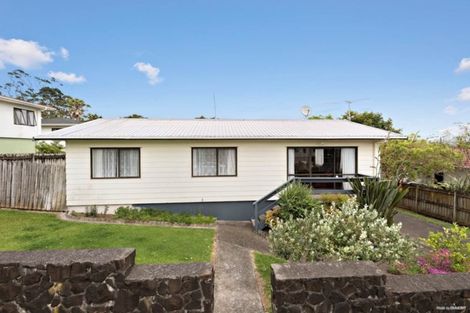 Photo of property in 11 Mona Vale, West Harbour, Auckland, 0618
