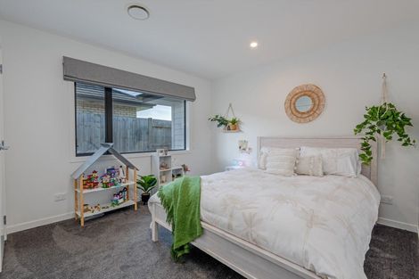 Photo of property in 21 Silicon Way, Fitzherbert, Palmerston North, 4410