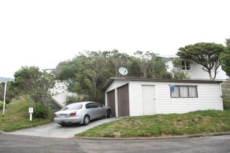Photo of property in 1 Balmain Street, Newlands, Wellington, 6037
