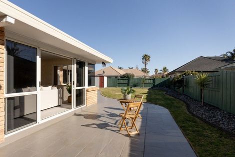 Photo of property in 4 Monterey Key, Papamoa Beach, Papamoa, 3118