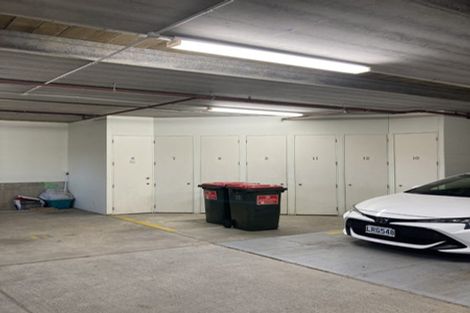 Photo of property in 8/80 Salamanca Road, Kelburn, Wellington, 6012