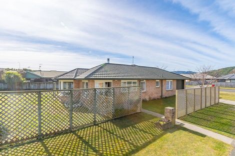 Photo of property in 39 Spackman Crescent, Paraparaumu, 5032