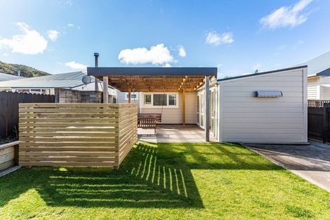 Photo of property in 37 Humber Street, Island Bay, Wellington, 6023