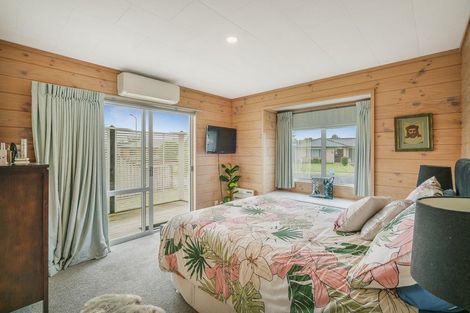 Photo of property in 39 Cholmondeley Crescent, Whitianga, 3510