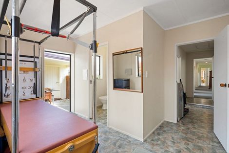 Photo of property in 251 Shakespeare Street, Leamington, Cambridge, 3432