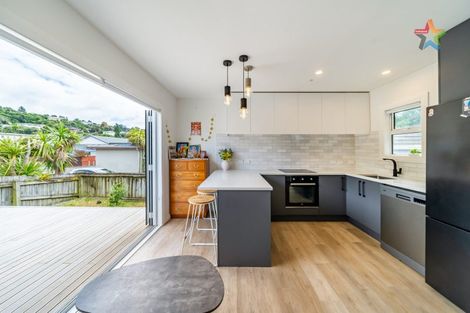 Photo of property in 14 Young Grove, Stokes Valley, Lower Hutt, 5019