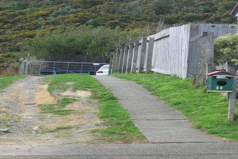 Photo of property in 11 Surprise Place, Cannons Creek, Porirua, 5024