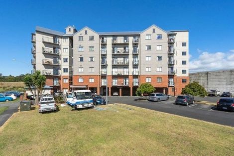 Photo of property in 5j/17 Crown Lynn Place, New Lynn, Auckland, 0600
