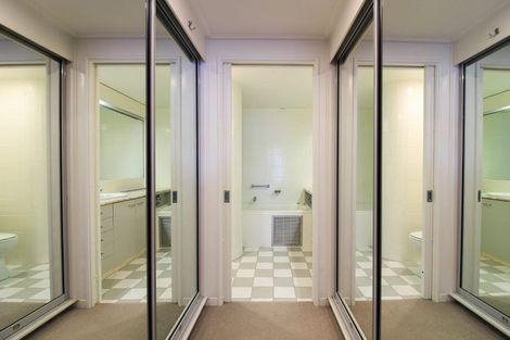 Photo of property in 2/226 Oriental Parade, Oriental Bay, Wellington, 6011