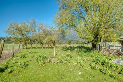 Photo of property in 317 Poerua Valley Road, Harihari, 7884