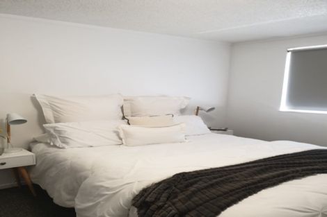 Photo of property in 2/5 Inca Place, Red Hill, Papakura, 2110