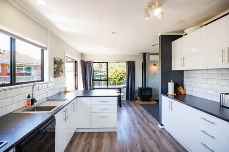 Photo of property in 2 Higgin Place, Feilding, 4702