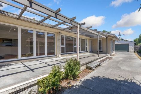 Photo of property in 5 Brookby Crescent, Avonhead, Christchurch, 8042