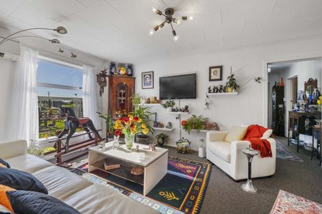 Photo of property in 3 Mabey Street, Eltham, 4322