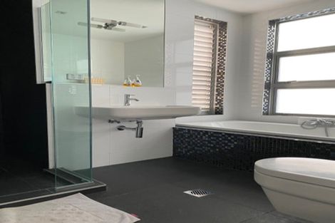 Photo of property in 2 Commodore Parry Road, Castor Bay, Auckland, 0620