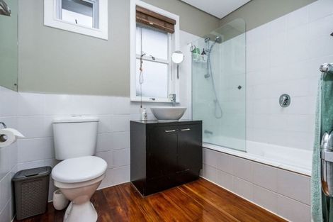 Photo of property in 1/818 East Coast Road, Oteha, Auckland, 0630