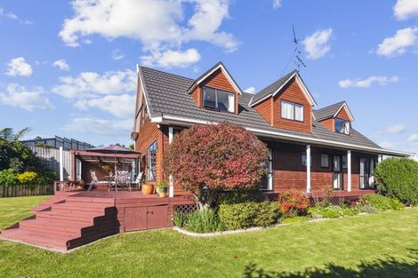 Photo of property in 77 Aorangi Road, Paraparaumu, 5032