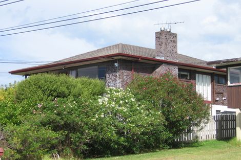 Photo of property in 41 Beechwood Road, Rothesay Bay, Auckland, 0630