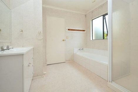 Photo of property in 9 Breenagh Place, Massey, Auckland, 0614