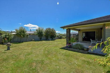 Photo of property in 5 Tararua Crescent, Carterton, 5713