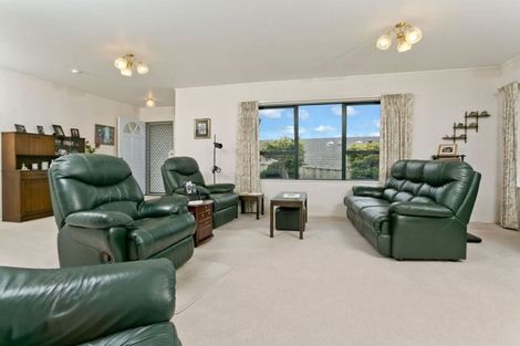 Photo of property in 14 Bluebird Crescent, Unsworth Heights, Auckland, 0632