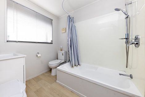 Photo of property in 34 Frobisher Way, Clendon Park, Auckland, 2103