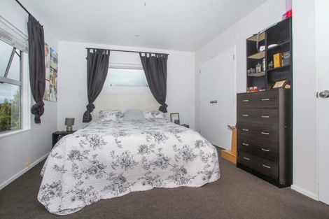 Photo of property in 92 Brian Crescent, Stanmore Bay, Whangaparaoa, 0932