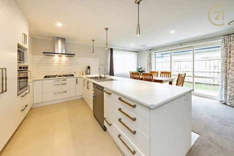 Photo of property in 3 Rohea Place, Opaheke, Papakura, 2113