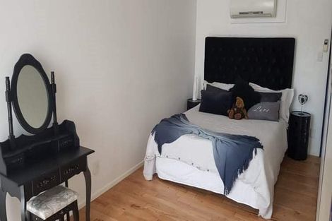 Photo of property in 17 Broadbent Street, Riccarton, Christchurch, 8041