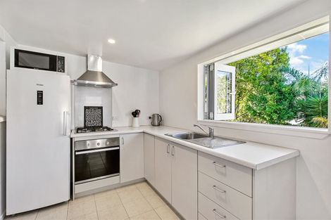 Photo of property in 73a Island Bay Road, Beach Haven, Auckland, 0626