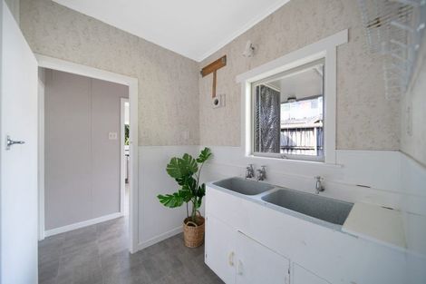 Photo of property in 16 Red Hill Road, Red Hill, Papakura, 2110