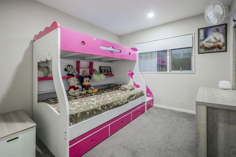 Photo of property in 12 Hard Beech Street, Takanini, 2110