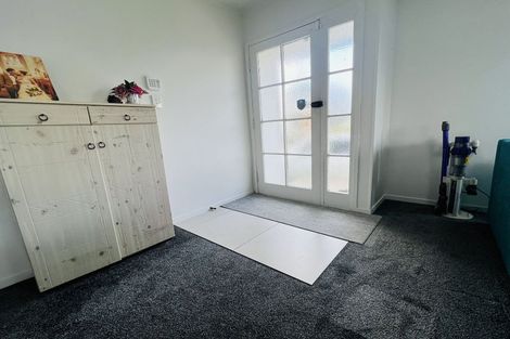 Photo of property in 391 Roscommon Road, Clendon Park, Auckland, 2103