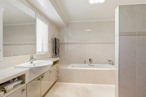 Photo of property in 29 Saint Heliers Place, Papamoa Beach, Papamoa, 3118
