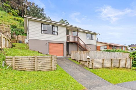 Photo of property in 18 Forglen Place, Tawa, Wellington, 5028