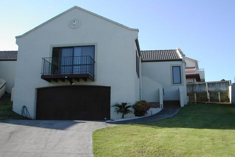 Photo of property in 18 Astelia Place, Goodwood Heights, Auckland, 2105