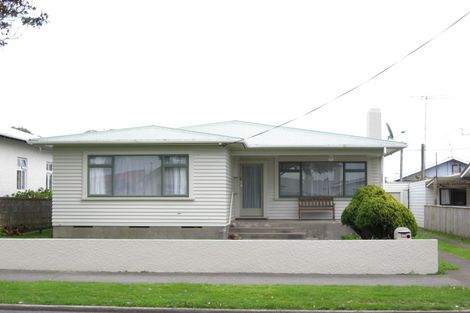 Photo of property in 38 Record Street, Fitzroy, New Plymouth, 4312