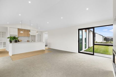 Photo of property in 18 Evergreen Parade, Rosehill, Papakura, 2113