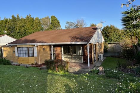 Photo of property in 1/15 Micawber Place, Mellons Bay, Auckland, 2014