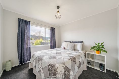 Photo of property in 7 Oaklands Grove, Clouston Park, Upper Hutt, 5018
