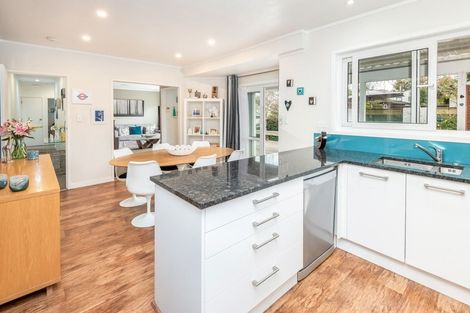 Photo of property in 4 Birman Close, Half Moon Bay, Auckland, 2012