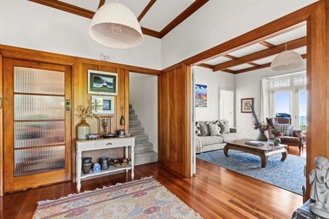 Photo of property in 117 Priestley Terrace, Bluff Hill, Napier, 4110