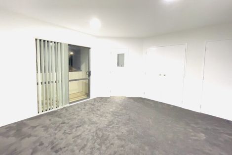 Photo of property in 32 Spalding Rise, Golflands, Auckland, 2013