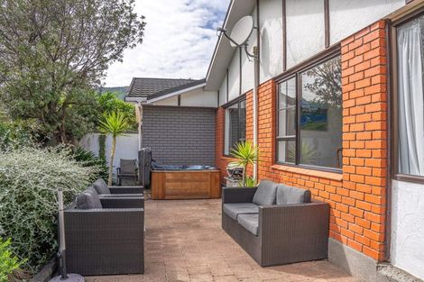 Photo of property in 20 Awanui Drive, Waikanae, 5036